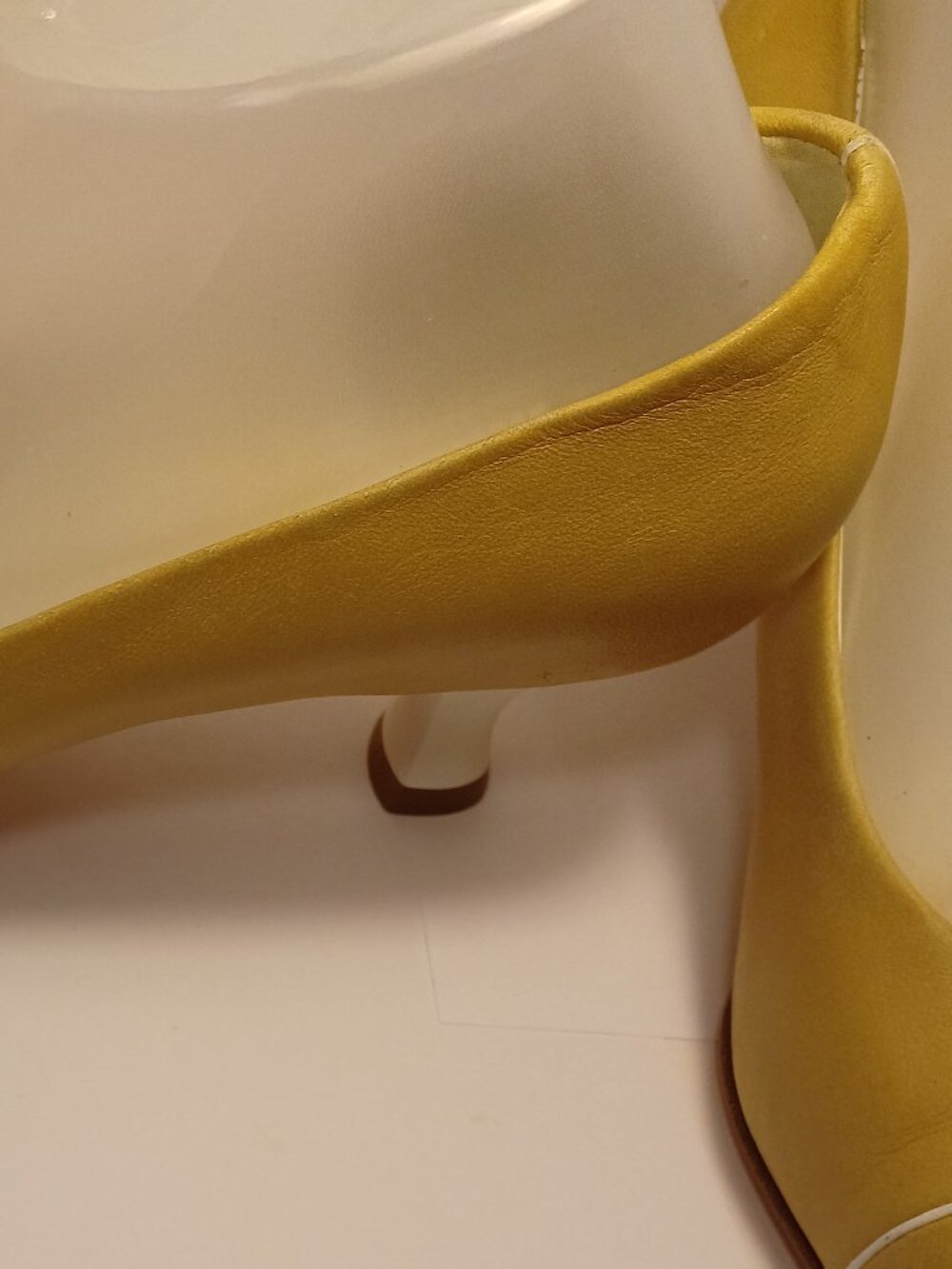 ***BLOW OUT SALE****Salvatore Ferragamo Cap Toe Heels Shoes - Picture 5 of 13